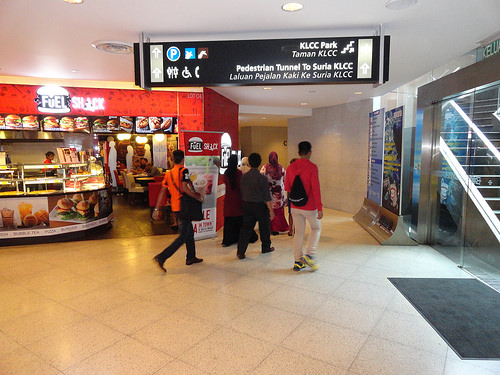 Photo of the pedestrian tunnel linking Aquaria to Suria KLCC and Petronas Towers, Kuala Lumpur, Malaysia