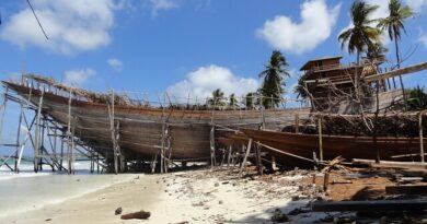 Pantai Bira, i Costruttori di Barche Tradizionali Phinisi: la Photogallery