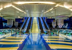 Come Muoversi a Dubai: Guida Completa ai Trasporti ed a Come Spostarsi in Taxi, Metropolitana e Bus