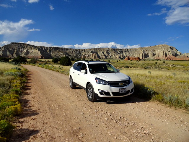 Driving to Shakespeare Arch and Sentinel Trail in Kodachrome Basin State Park in Utah