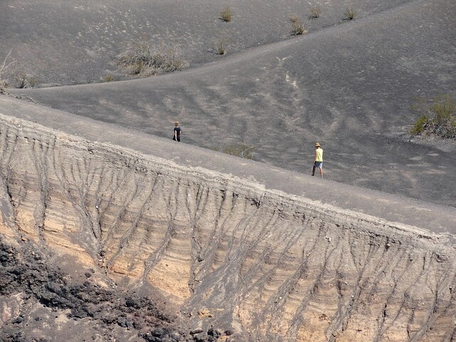 Escursione a Ubehebe Crater nella Valle della Morte