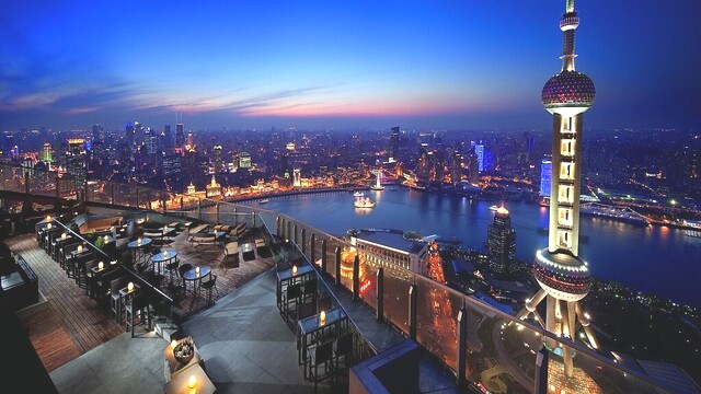 Guida ai Migliori Rooftop Bars e Ristoranti Panoramici di Shanghai