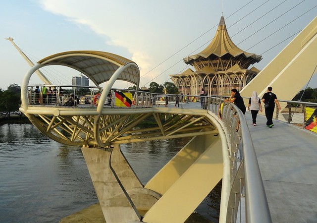 Il Golden Anniversary Bridge: il Nuovo Simbolo di Kuching | Le 6 Attrazioni Più Belle da Vedere a Kuching