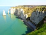 Le Scogliere di Étretat in Normandia: Cosa Vedere e Dove Alloggiare