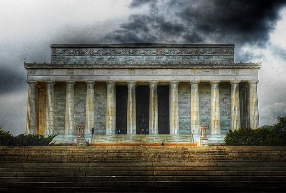 Lincoln Memorial: Dedicato al Presidente che Pose Fine alla Schiavitù