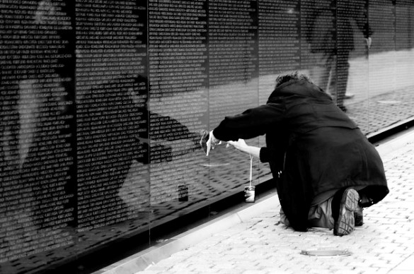 Il Vietnam Veterans Memorial: Un Posto che Emoziona