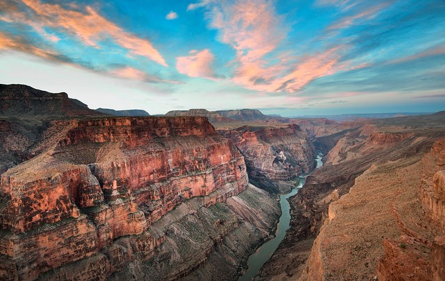 The Best Airplane Tours to Grand Canyon from Las Vegas (with Pros and Cons)