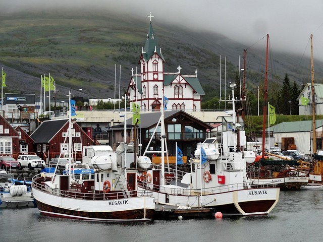 Guida di Húsavík: Cosa Vedere, Dove Mangiare e Dove Dormire nella Capitale dell’Islanda per il Whale Watching