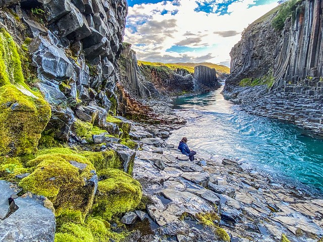 Guida allo Stuðlagil Canyon: Come Arrivare e Come Visitare il Canyon Più Celebre d'Islanda