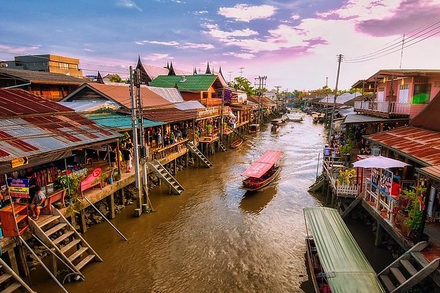 Come Visitare il Mercato di Amphawa e Come Arrivare da Bangkok