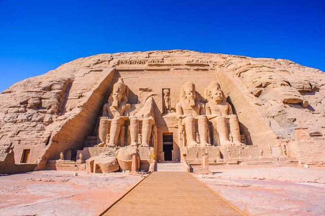 Abu Simbel Day-Trip from Luxor: Guided Tour to Visit Abu Simbel from Luxor in One Day