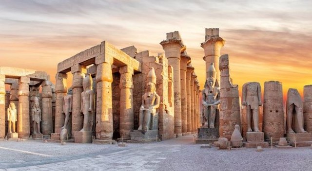 Luxor e Valley of the King: Escursione a Piccoli Gruppi per Visitare Luxor e le Tombe della Valle dei Re da Marsa Alam
