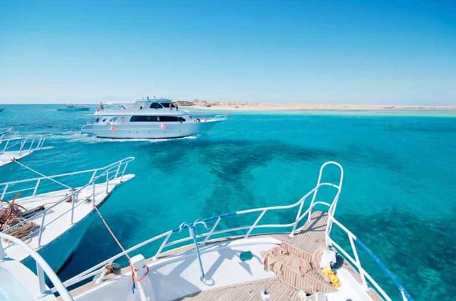 The Sea Turtles at Abu Dabbab: Boat Day-Trip to One of the Most Beautiful Beaches of the Marsa Alam Coast