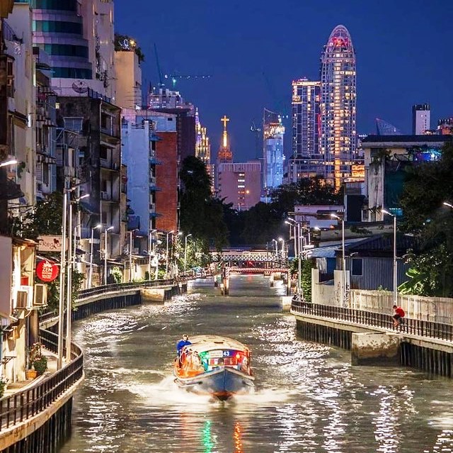 Water Taxi, Klong Saen Saep, Bangkok, Thailand