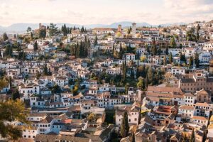 Dall’Andalusia al Marocco. Da Granada a Tangeri: in Treno ed in Traghetto Attraverso l’Andalusia e lo Stretto di Gibilterra