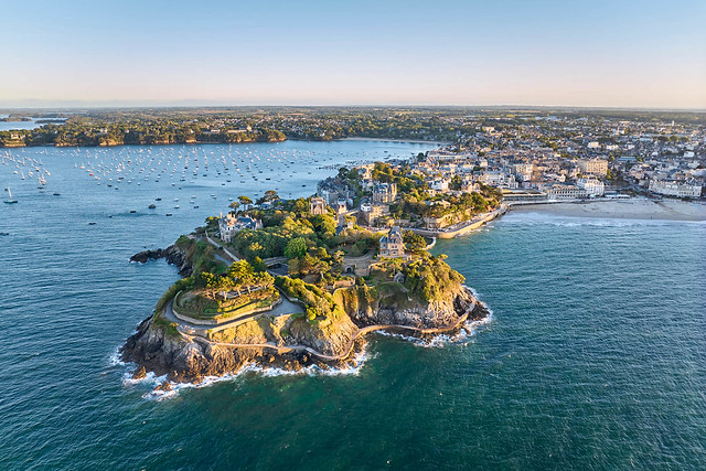 Dinard, Côtes-d'Armor, Bretagne | Cosa Vedere in Bretagna Dinard, Côtes-d'Armor, Bretagne | Cosa Vedere in Bretagna: 8 Posti da URLO da Non Perdere in Bretagna