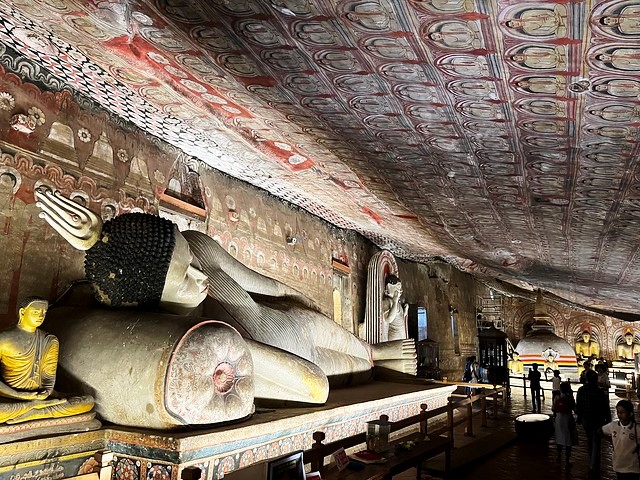 Cose (Importanti) da Sapere per Visitare il Dambulla Cave Temple | Le Grotte di Dambulla: Visitare il Dambulla Cave Temple nello Sri Lanka Cose (Importanti) da Sapere per Visitare il Dambulla Cave Temple | Le Grotte di Dambulla: Visitare il Dambulla Cave Temple nello Sri Lanka