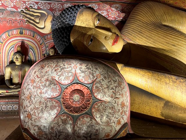 Dambulla Cave Temple: il Monastero Buddhista Più Spettacolare dello Sri Lanka a Solo 30 Minuti da Sigiriya | Cosa Vedere a Sigiriya: le 7 Attrazioni Più Belle da Non Perdere a Sigiriya Dambulla Cave Temple: il Monastero Buddhista Più Spettacolare dello Sri Lanka a Solo 30 Minuti da Sigiriya | Cosa Vedere a Sigiriya: le 7 Attrazioni Più Belle da Non Perdere a Sigiriya nello Sri Lanka