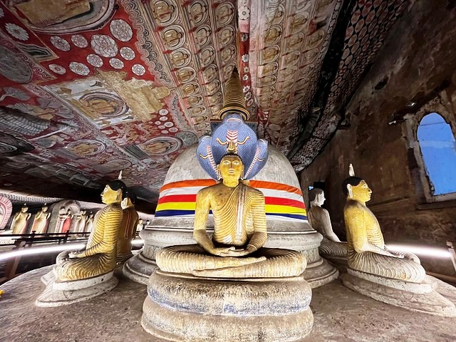 Le Grotte di Dambulla: Guida per Visitare il Dambulla Cave Temple nello Sri Lanka Le Grotte di Dambulla: Guida per Visitare il Dambulla Cave Temple nello Sri Lanka