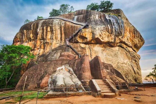 Sigiriya Rock: la Magnifica Rocca del Leone di Sigiriya | Cosa Vedere a Sigiriya: le 7 Attrazioni Più Belle da Non Perdere a Sigiriya Sigiriya Rock: la Magnifica Rocca del Leone di Sigiriya | Cosa Vedere a Sigiriya: le 7 Attrazioni Più Belle da Non Perdere a Sigiriya nello Sri Lanka