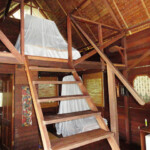 I bungalows del Paradiso Village di Pulau Cubadak Bungalow interior, Paradiso Village Pulau Cubadak Sumatra Indonesia