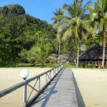 Il ristorante ripreso dal molo The restaurant from the pier, Paradiso Village Pulau Cubadak