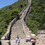 Salendo alla torre 20 The big steps between Tower 19 and Tower 20 at Mutianyu Great Wall in China