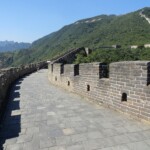 Passeggiando in direzione della torre 17 Walking to Tower 17 above Mutianyu Great Wall in China
