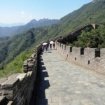 In cammino tra le torri 16 e 17 Walking between Tower 16 and Tower 17 above Mutianyu Great Wall