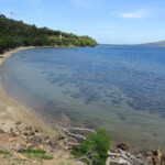Spiaggia di Pulau Tidore tra Maftutu e Cobo Beach between Maftutu and Cobo in Pulau Tidore, Maluku Archipelago in Indonesia