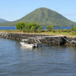 Pulau Maitara vista dal Benteng Kalamata di Pulau Ternate View of Pulau Maitara from Kalamata Fort in Ternate Maluku Islands