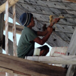 Occorre un anno di lavoro per completare una barca... In Pantai Bira All the Work to Built the Phinisi Bugis Boats is Completed by Hand