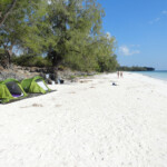 Pulau Pasi, le nostre tende sulla spiaggia... Camping on a deserted beach in Pulau Pasi near Selayar Island in South Sulawesi Indonesia