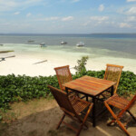 Pantai Bira dal ristorante dell’Anda Beach The Main Beach of Pantai Bira from Anda Beach Hotel Restaurant