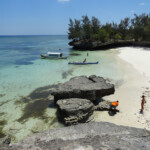 E’ Pantai Liang Kareta la prima caletta che incontri... Pantai Liang Kareta the best cove of Pulau Pasi off Selayar Island in South Sulawesi in Indonesia