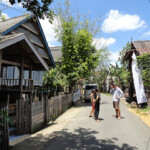 Sosta in un villaggio poco dopo Bulukumba Another small village on the Road from Makassar to Bira before arriving to Tanjung Bira in South Sulawesi in Indonesia