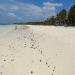 Le splendide e deserte spiagge di Bira... The White Sandy Beach of Pantai Bara near Bira in South Sulawesi Indonesia