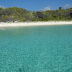Le spiagge di Pulau Bahuluang A remote and unspoiled beach on Pulau Bahuluang off Selayar Island in South Sulawesi in Indonesia