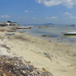 Apatana, in attesa che salga la marea Apatana Fishing Village in Selayar in South Sulawesi in Indonesia
