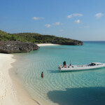 Le Twin Beaches di Pulau Bahuluang Beaches Pulau Bahuluang Selayar Island Sulawesi Indonesia