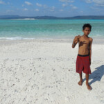 Da nessun’altra parte in Indonesia ho visto un mare così bello e colorato... A Remote Sandbank a few miles off Pulau Bahuluang near Apatana in Selayar Island in South Sulawesi in Indonesia