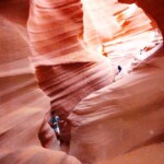 Finalmente all’interno First steps inside Lower Antelope Canyon near Page in Arizona