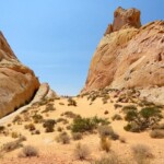 Il sentiero inizia in leggera salita... First section of White Domes Loop Trail in Valley of Fire State Park in Nevada