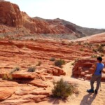 Ora inizia la roccia The end of the sandy section on Fire Wave Trail in Valley of Fire State Park in Nevada