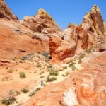 E’ da lì che passa il sentiero The wild valley of White Domes Trail in Valley of Fire from below