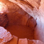 Qui qualche secolo fa viveva qualcuno... Inside the Room of an Ancient Anasazi Ruin near Monument Valley