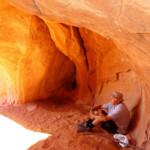 Bob è un Navajo Our Navajo Guide Bob Resting near the Ancient Anasazi Ruin West of Monument Valley