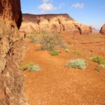 Passeggiare quassù è un piacere... Rock Door Mesa near Monument Valley