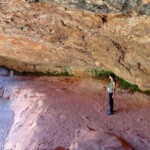 La scenografica alcova A little alcove on Canyon Overlook Trail in Zion National Park in Utah