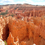 Si parte, direzione Wall Street From Sunset Point Looking to Wall Street on Navajo Loop in Bryce Canyon National Park in Utah